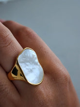 Savvy Bling Mother of Pearl Ring